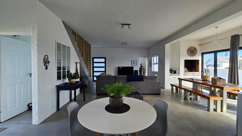 4 Bedroom Property for Sale in Golden Mile Western Cape